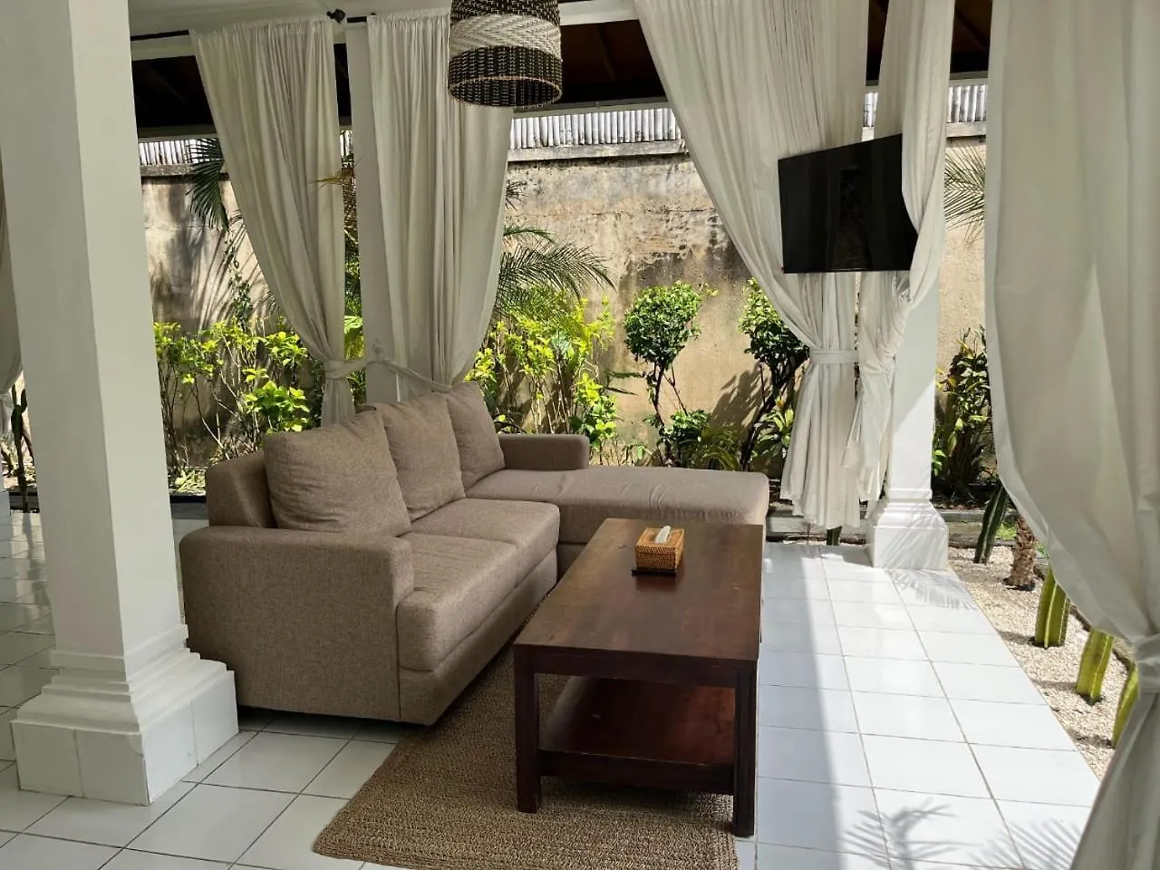 Bimantara Tropical Villa Seminyak - Managed By Harsita Villa Management  세미냑
