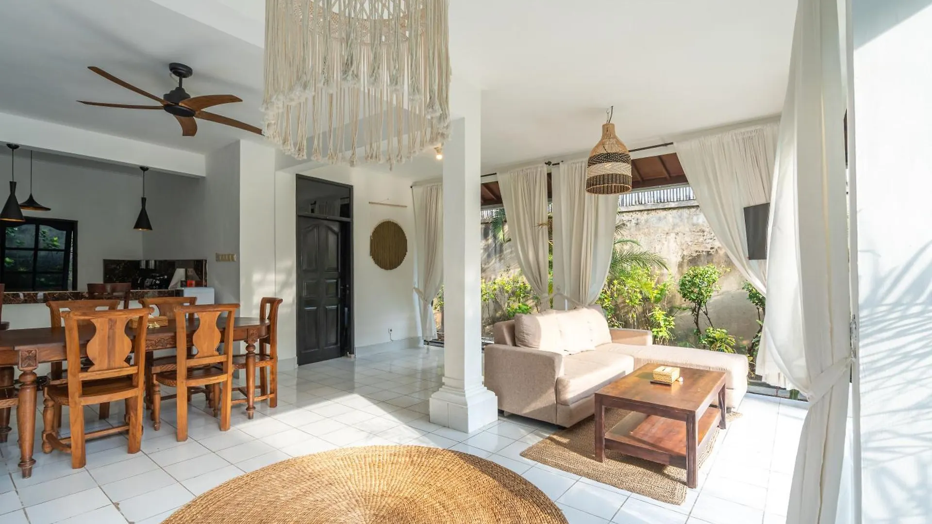 Bimantara Tropical Villa Seminyak - Managed By Harsita Villa Management 인도네시아